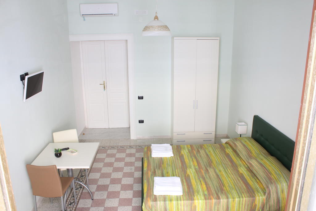 Bed & Breakfast San Francesco Салерно Стая снимка